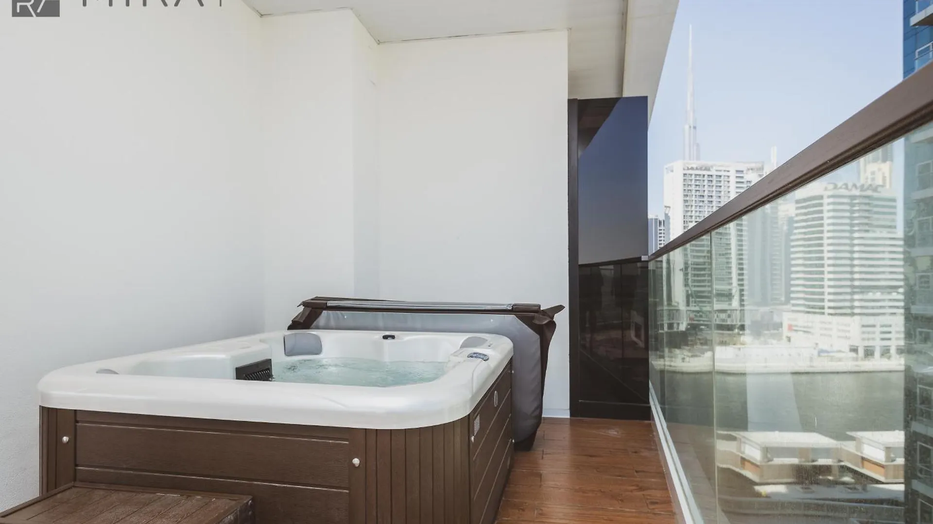 Apartment Mira Holiday Homes - Lovely 1 Bedroom In Business Bay With Sauna And Jacuzzi Dubai