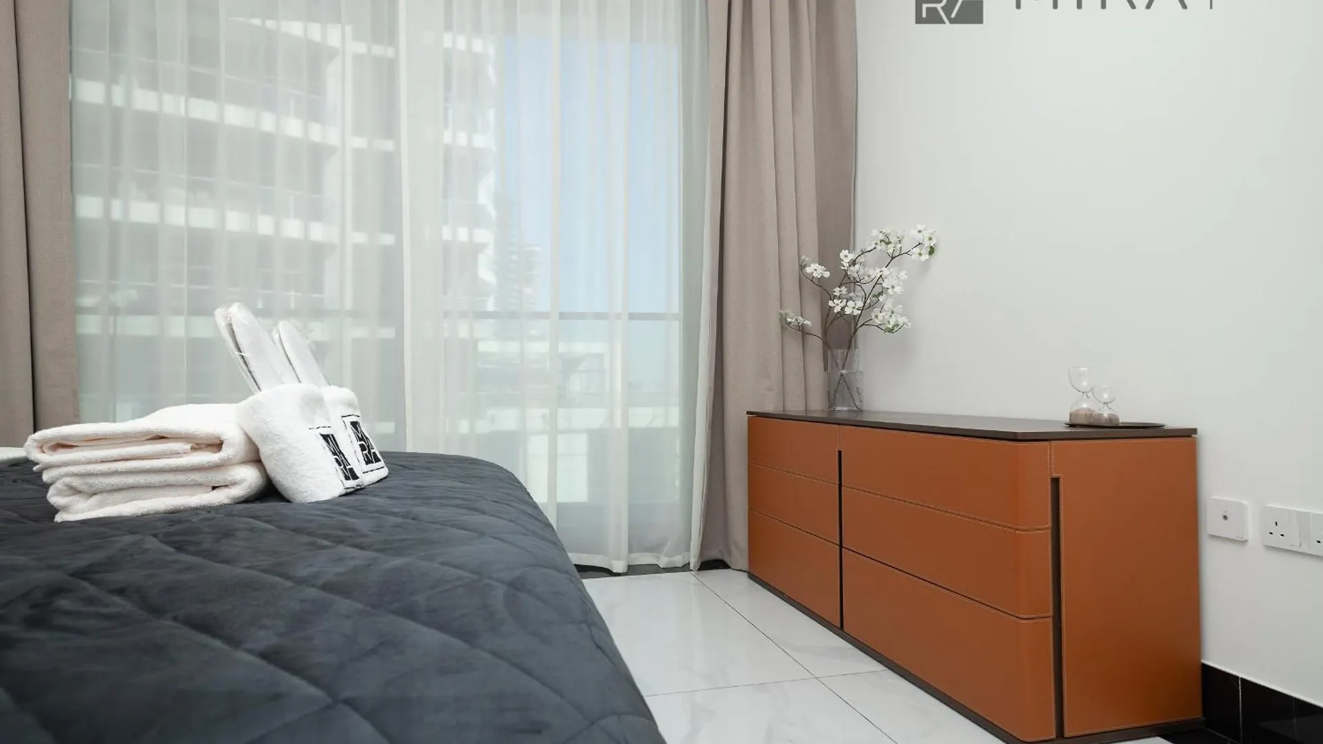 Apartment Mira Holiday Homes - Lovely 1 Bedroom In Business Bay With Sauna And Jacuzzi Dubai